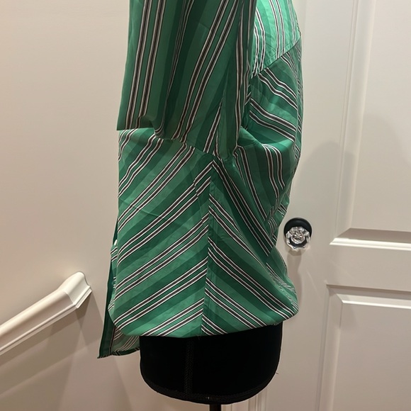 Crisp. Clean. Stylish. 100% cotton with slight polished sheet. Smooth, soft - Picture 5 of 8